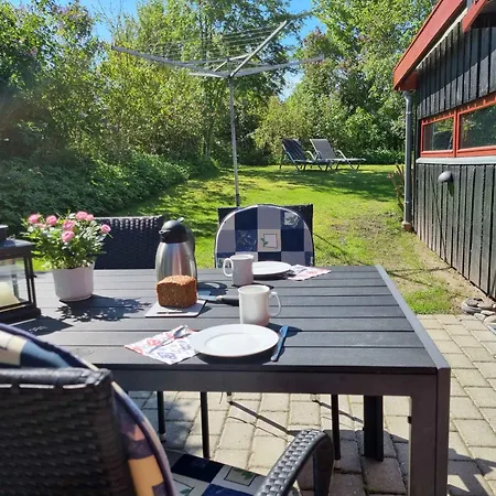 Charming And Cozy House Near Hove Semesterbostad