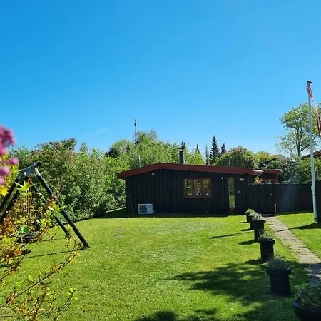 Charming And Cozy House Near Hove Semesterbostad