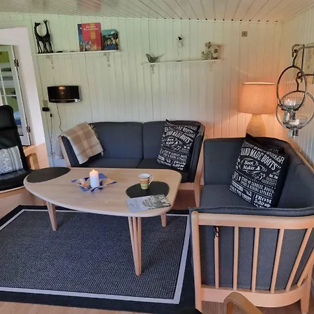 Semesterbostad Charming And Cozy House Near Hove *