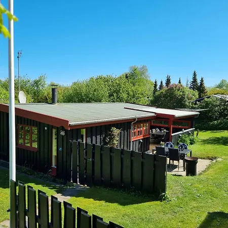 Charming And Cozy House Near Hove Tatil Evi